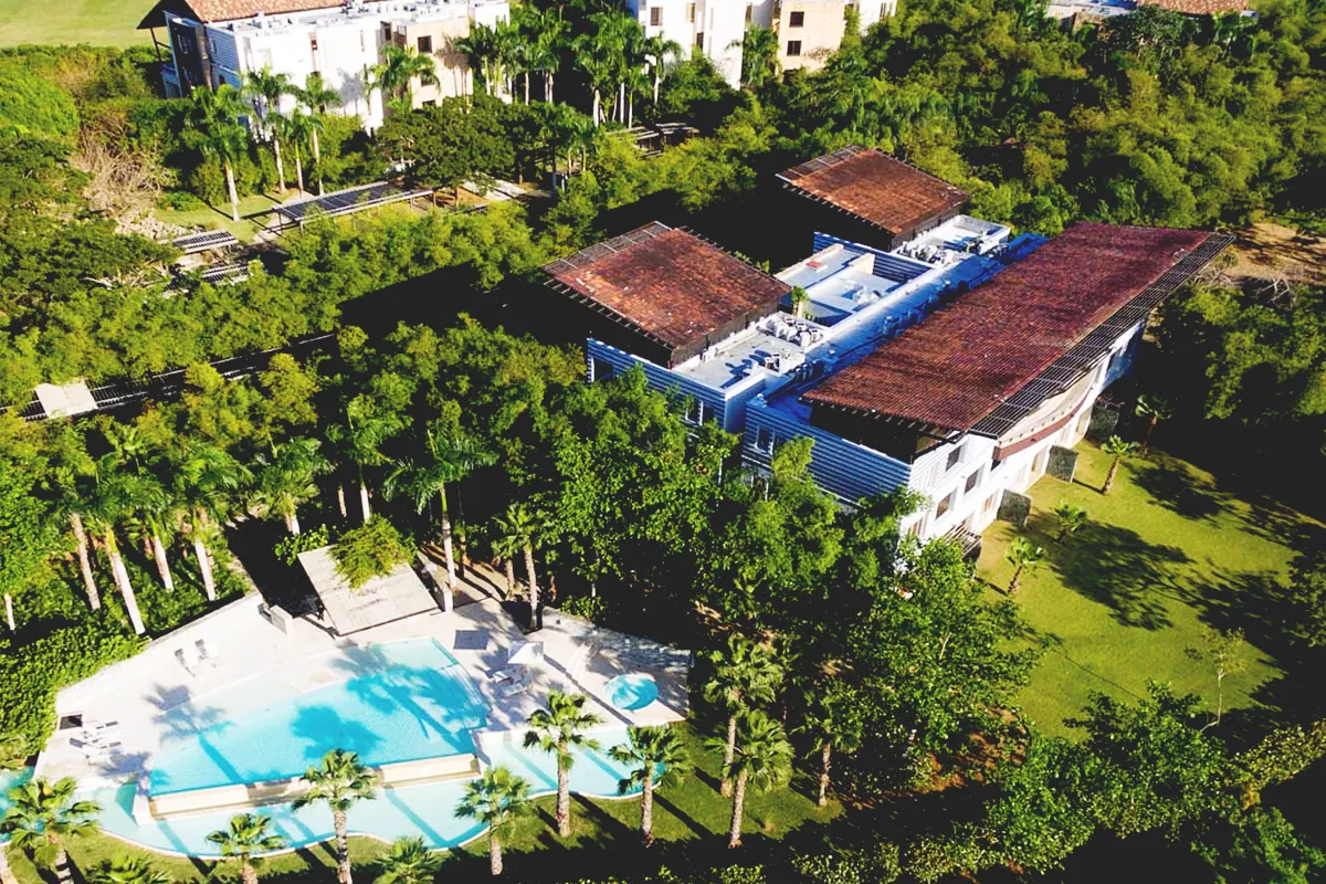 Los Altos II, conjunto residencial construido por Arena Gorda en Casa de Campo, La Romana