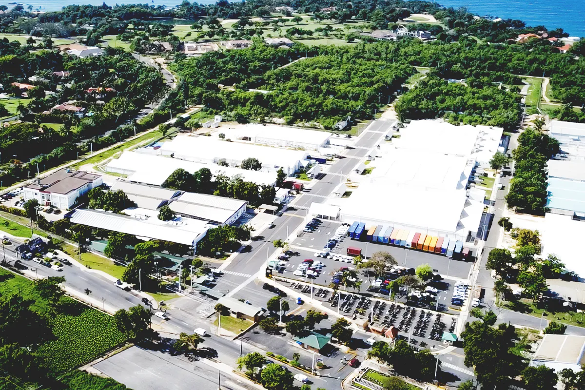 Zona Franca La Romana, 16.000 m² renovados por Constructora Arena Gorda en La Romana